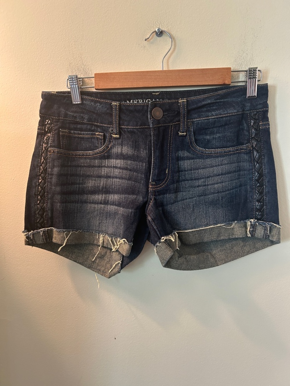American Eagle AEO Womens Stretch Jean Shorts Sz 6 Braided Black Leather Cutoffs